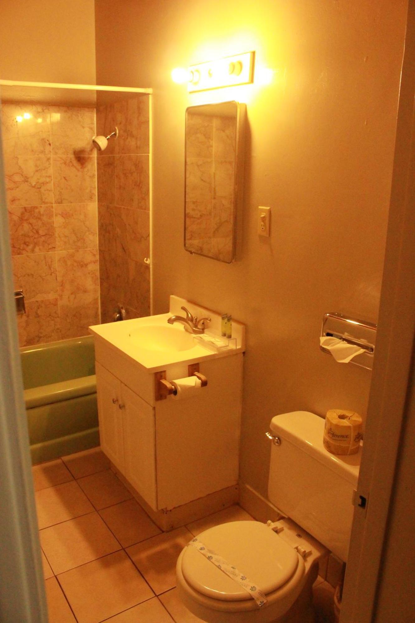 Budget Inn -Ирека Екстериор снимка