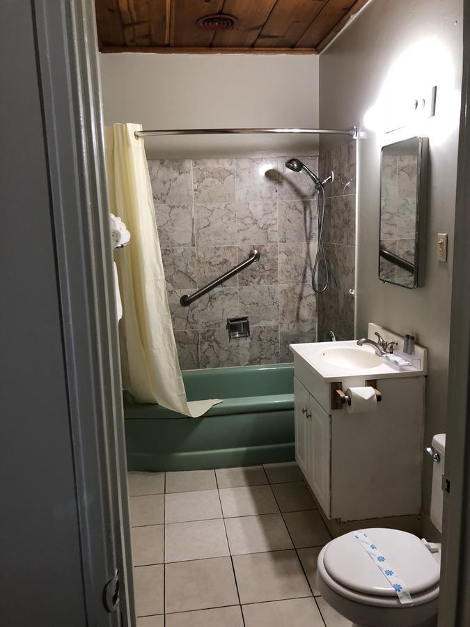 Budget Inn -Ирека Екстериор снимка